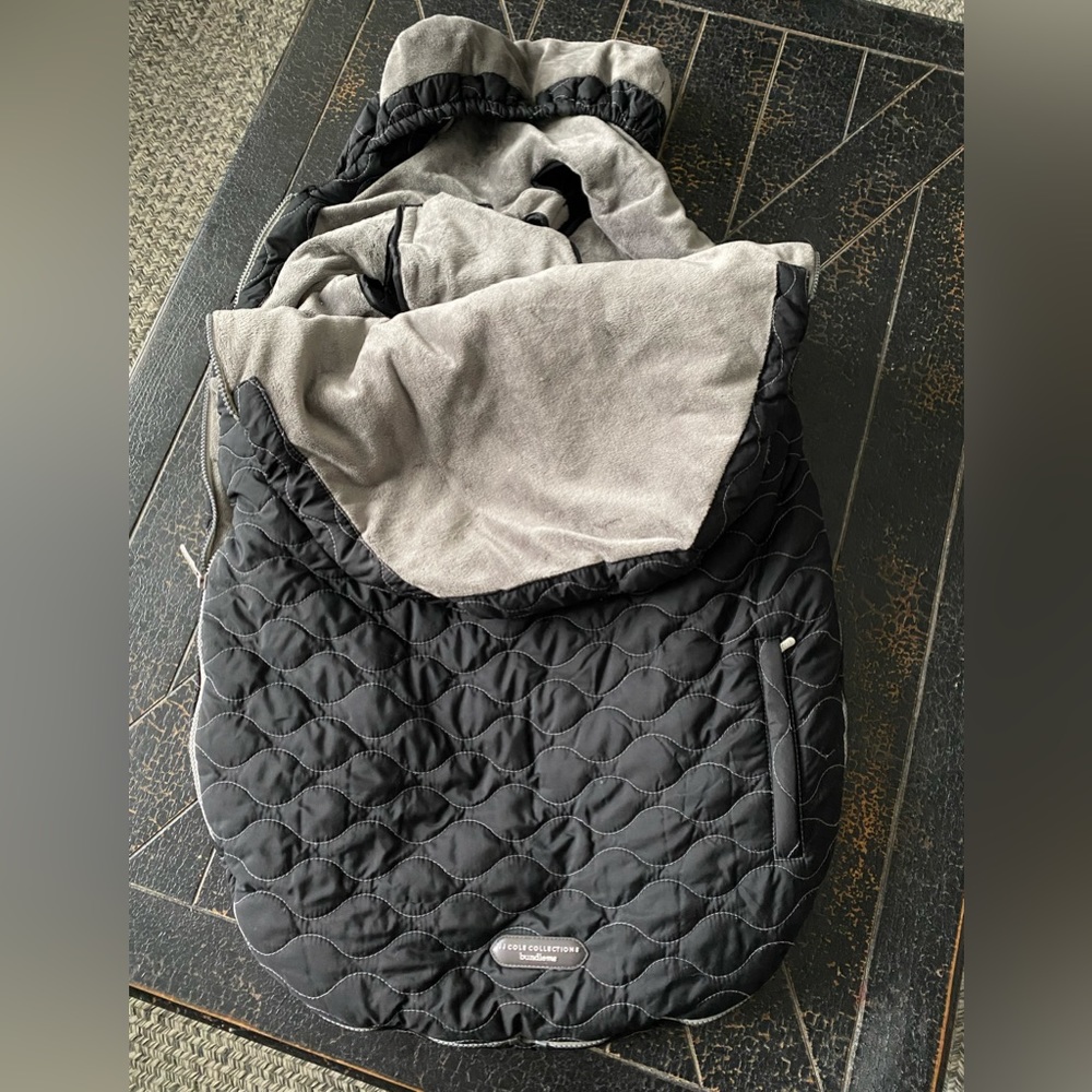 JJ Cole Bundle me toddler and stroller bundle.